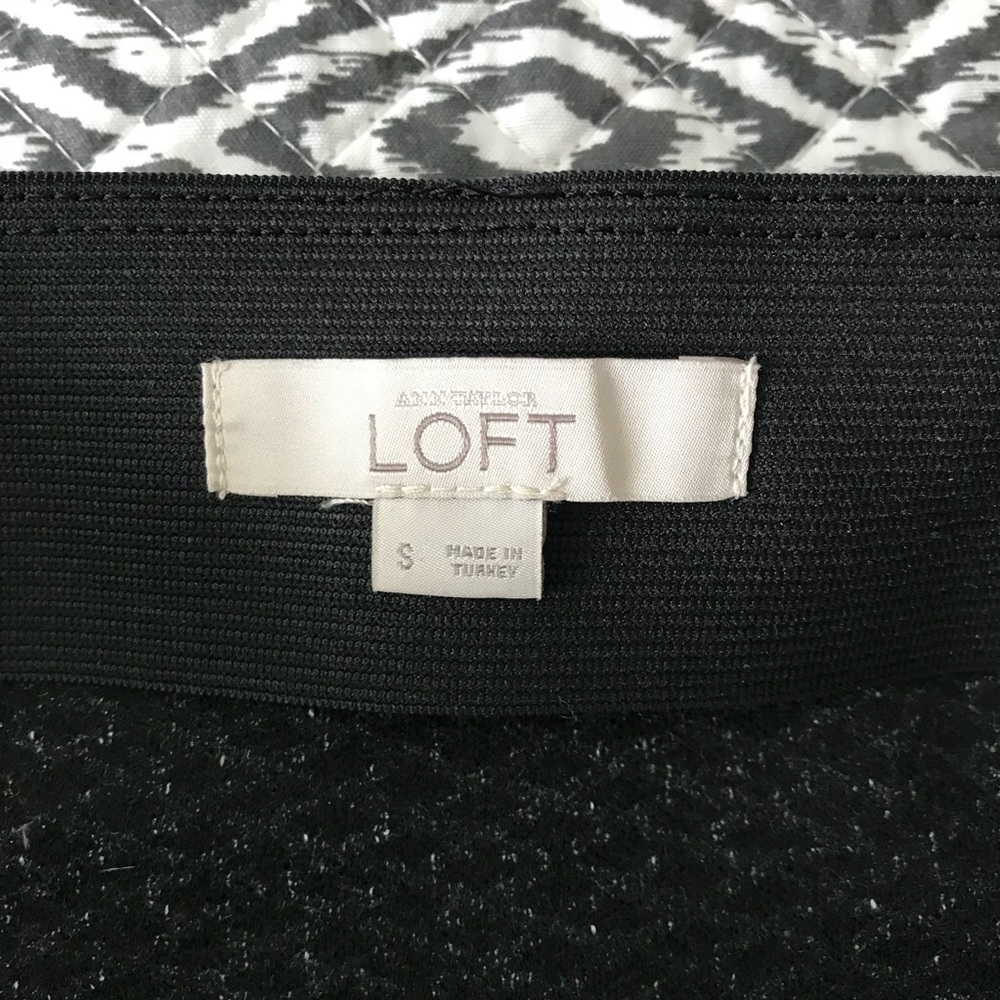 ANN TAYLOR LOFT textured diamond gray tight skirt - Picture 3 of 3